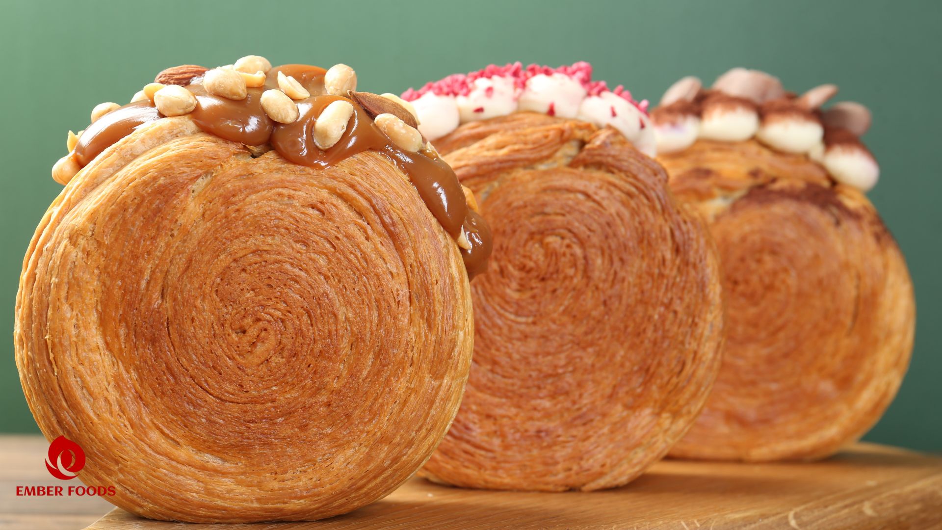 Bánh Ngàn Lớp Cuộn Socola Puff Pastry Chocolate