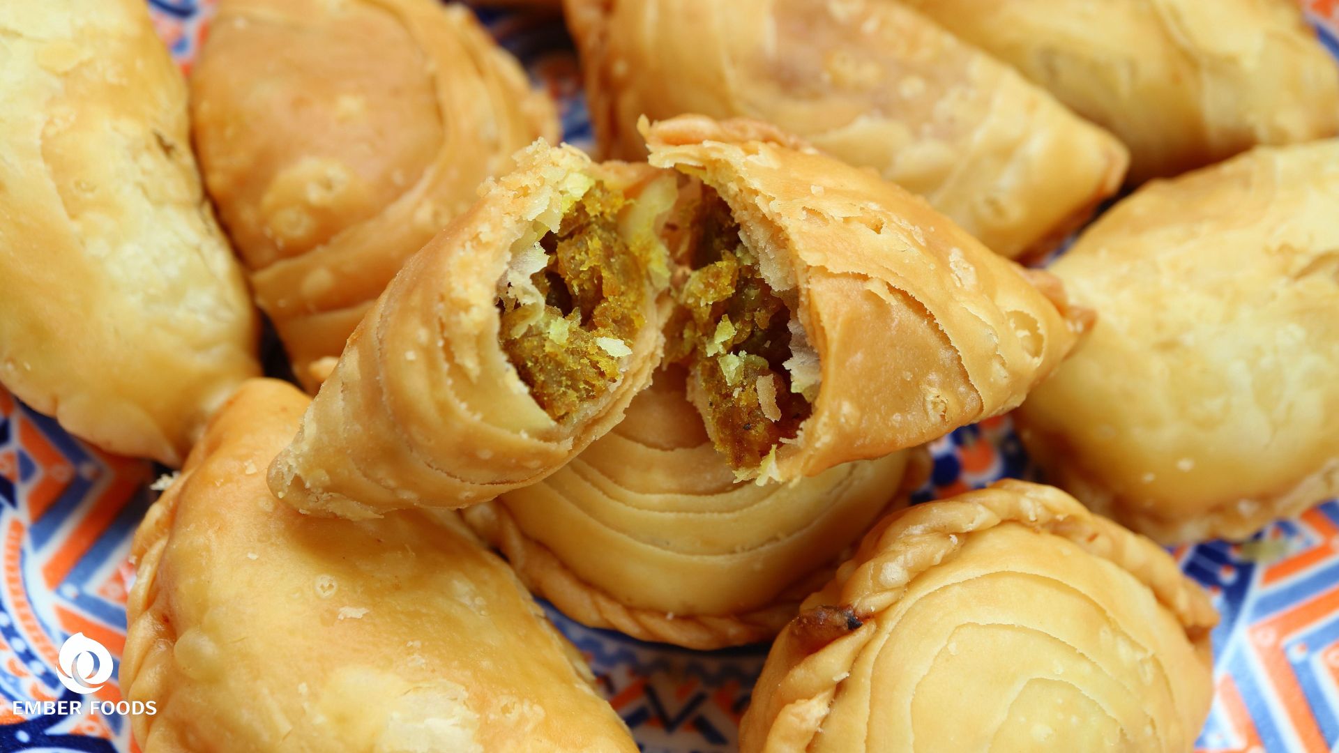Bánh Ngàn Lớp Nhân Gà GIÁ SỈ B2B CHO CHUỖI coffee Chicken Puff WHOLESALE PRICE B2B FOR COFFEE CHAIN