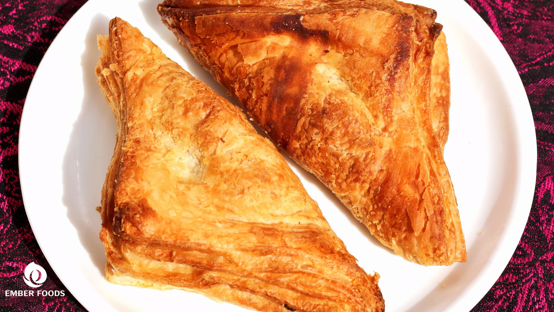 Nhà phân phối Bánh Ngàn Lớp Nhân Gà giá sỉ Distributor of Chicken Puff at wholesale price
