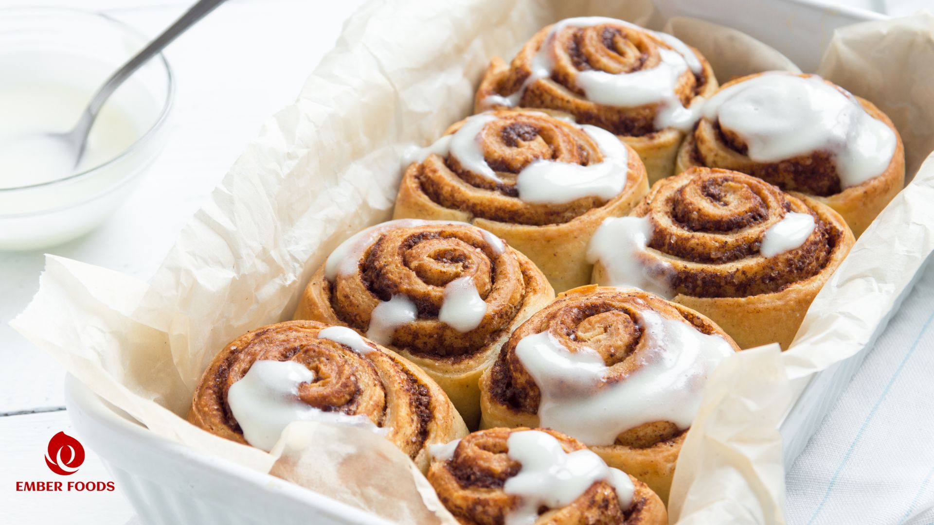 Nhà phân phối bánh quế cuộn giá sỉ cho chuỗi cửa hàng tiện lợi 24h Wholesale cinnamon roll distributor for 24h convenience store chain