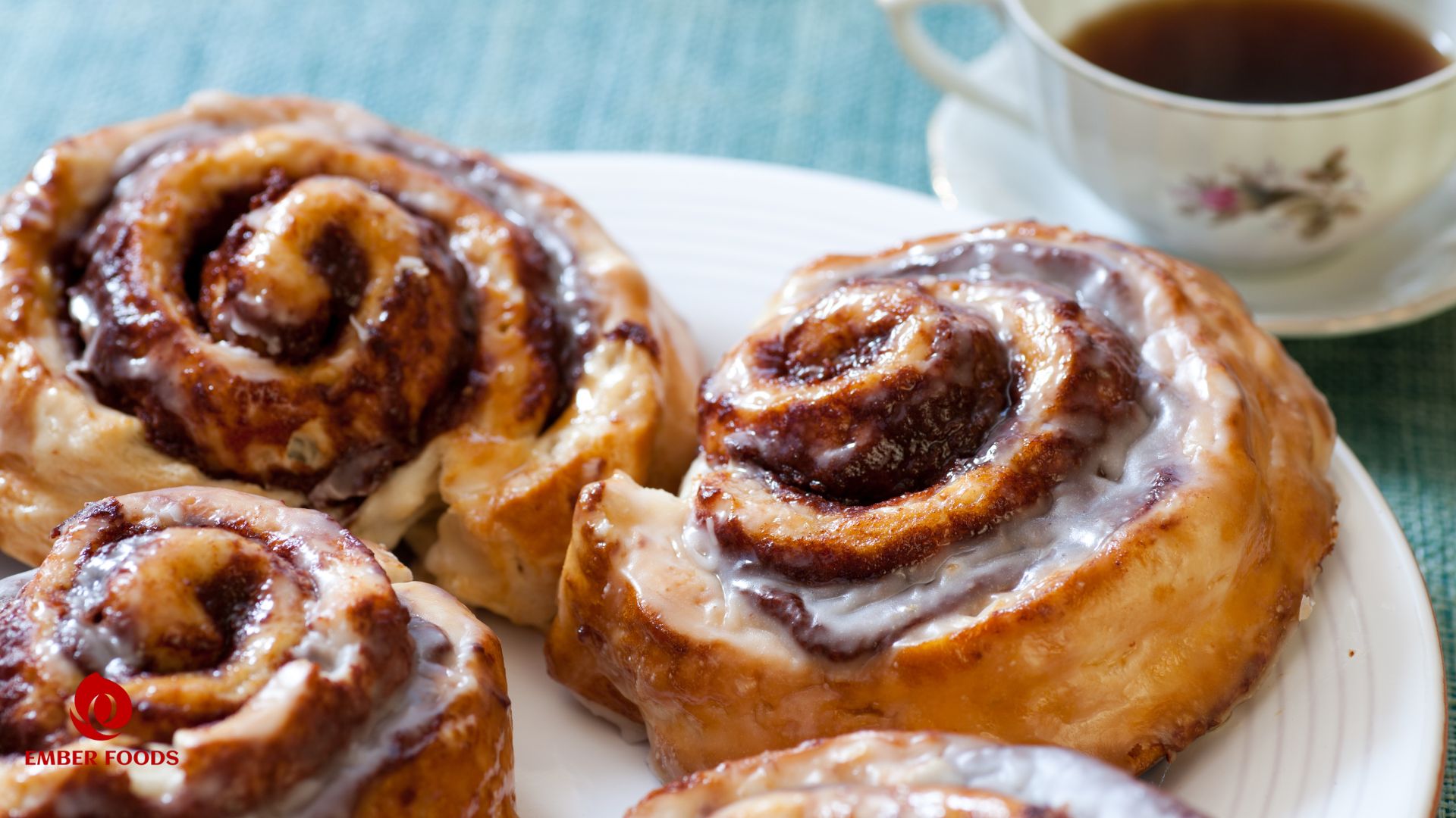 Nhà phân phối bánh quế cuộn giá sỉ cho chuỗi nhà hàng khách sạn Wholesale distributor of cinnamon rolls for hotel restaurant chains
