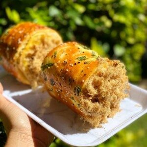 Bánh Mì Chà Bông Cuộn