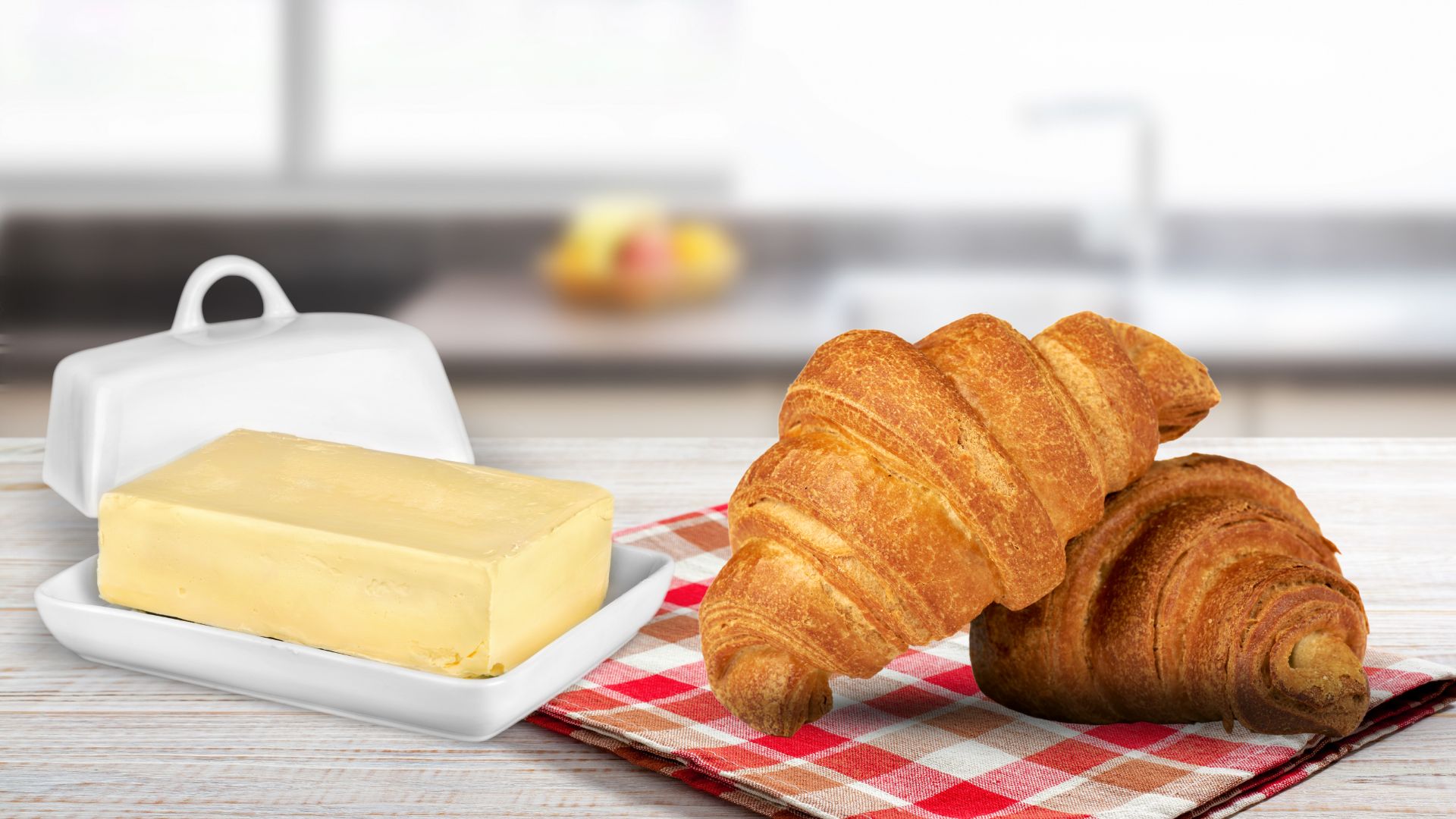 Bánh croissant có thành phần là bơ