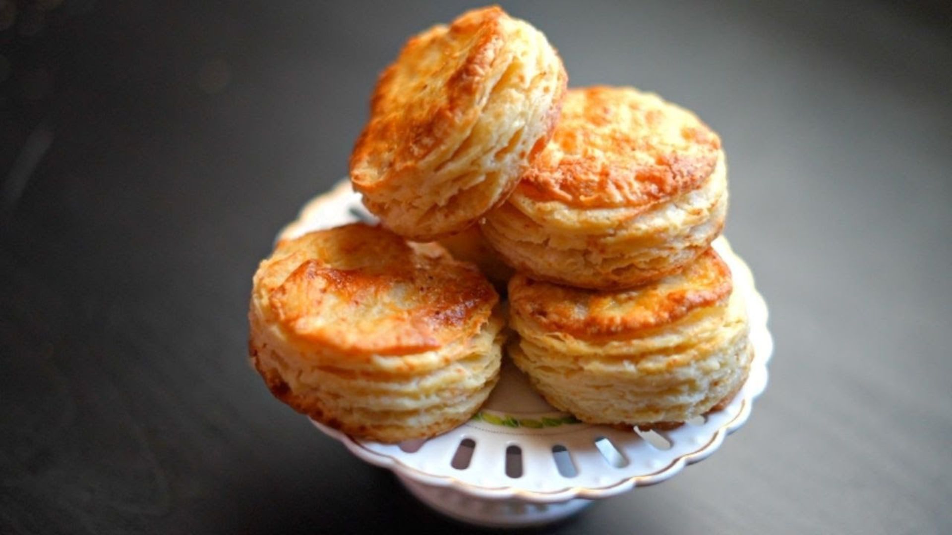 Loại bánh Flaky Pastry