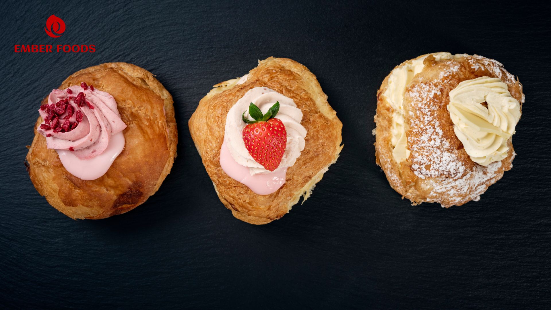 Danish Kem Dâu được giới trẻ ưa chuộng và là món nên kinh doanh tại quán coffee (Strawberry Cream Danish is popular among the youth and is a must-have item to sell at coffee shops.)