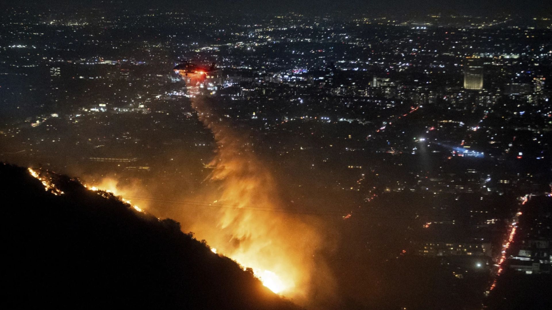 Hollywood Hills Fire Spreads to Los Angeles on January 8, 2025 (17)