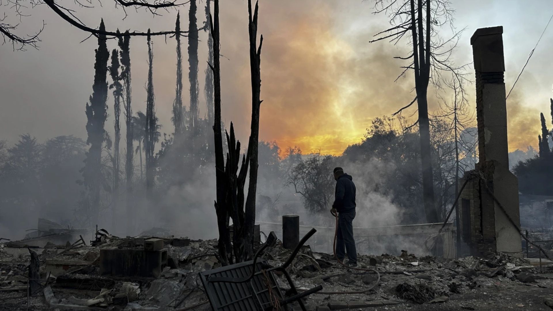 Hollywood Hills Fire Spreads to Los Angeles on January 8, 2025 (2)