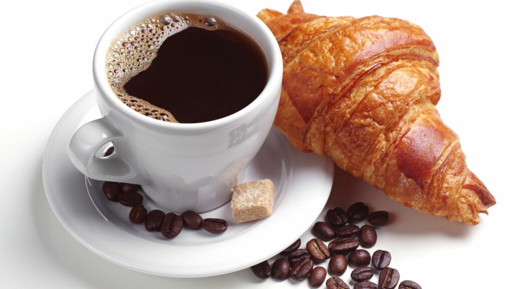 Kinh nghiệm kinh doanh bánh Croissant cho quán coffee - The Business of Croissants for Coffee Shops