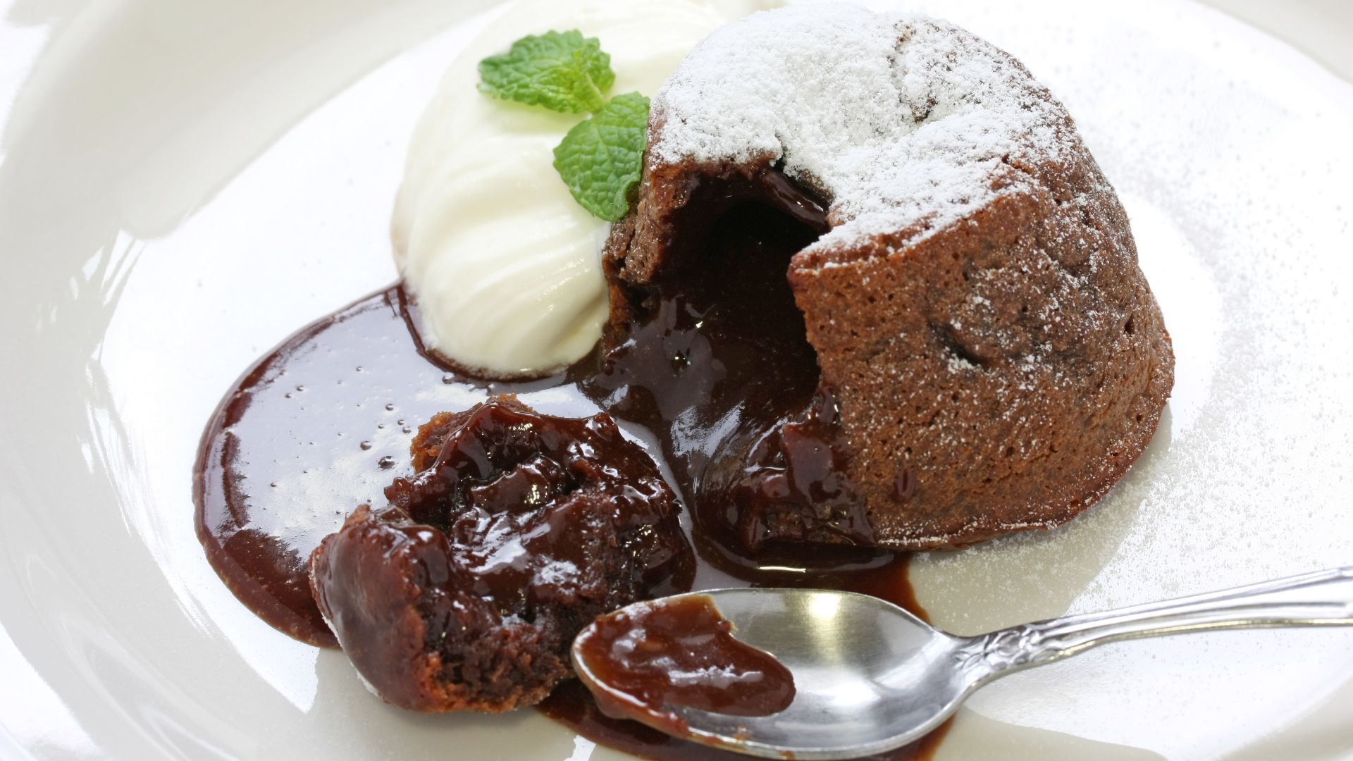 Bánh chocolate Lava (Molten Cake)