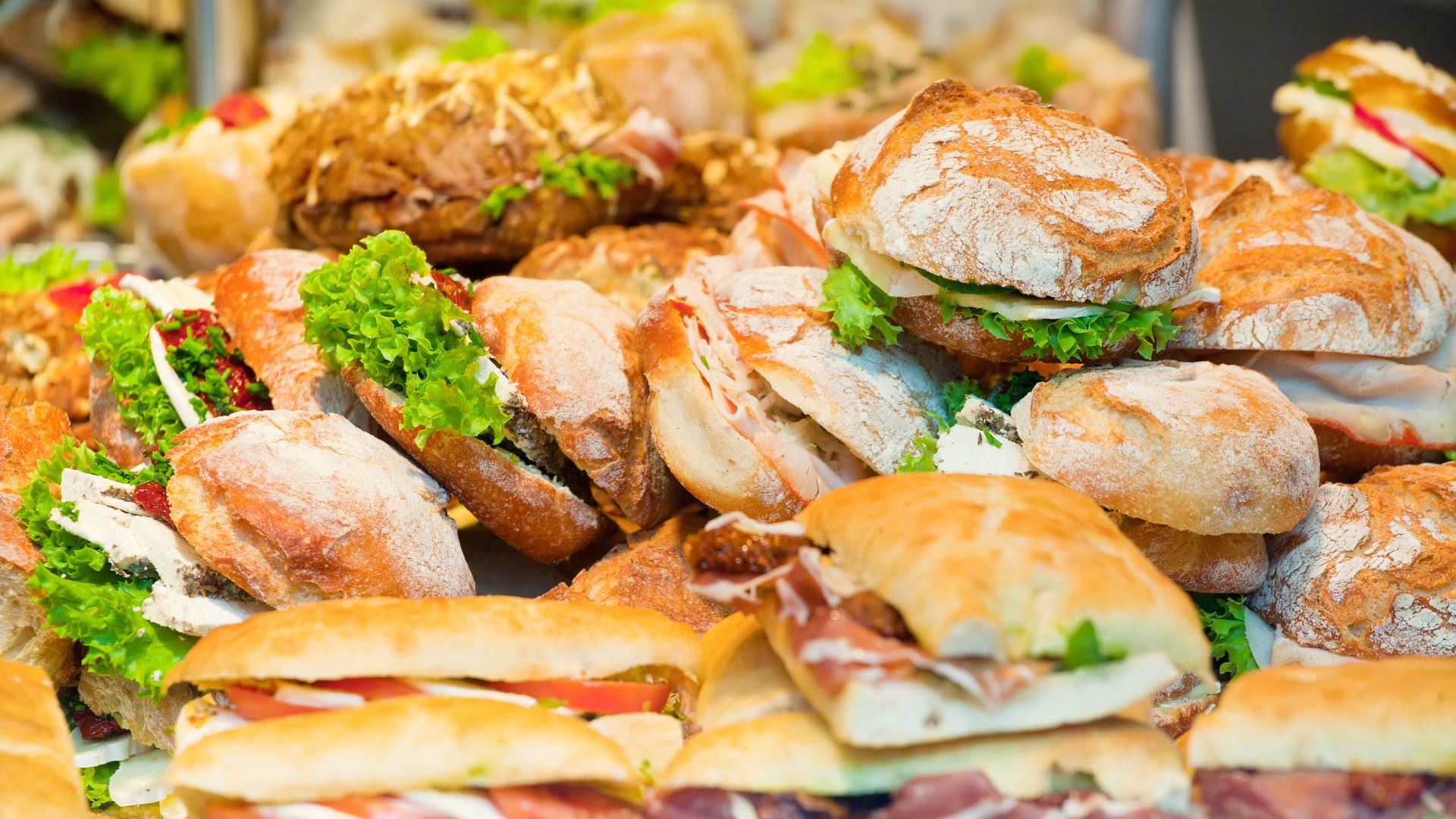 Sandwich mặn, Sandwich ngọt và Buffet line - Savory Sandwiches, Sweet Sandwiches, and Buffet Station