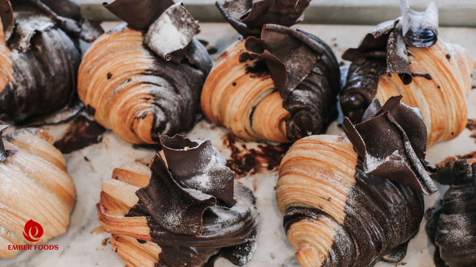 Croissant chocolate giá sỉ phân phối cho căn tin trường học
