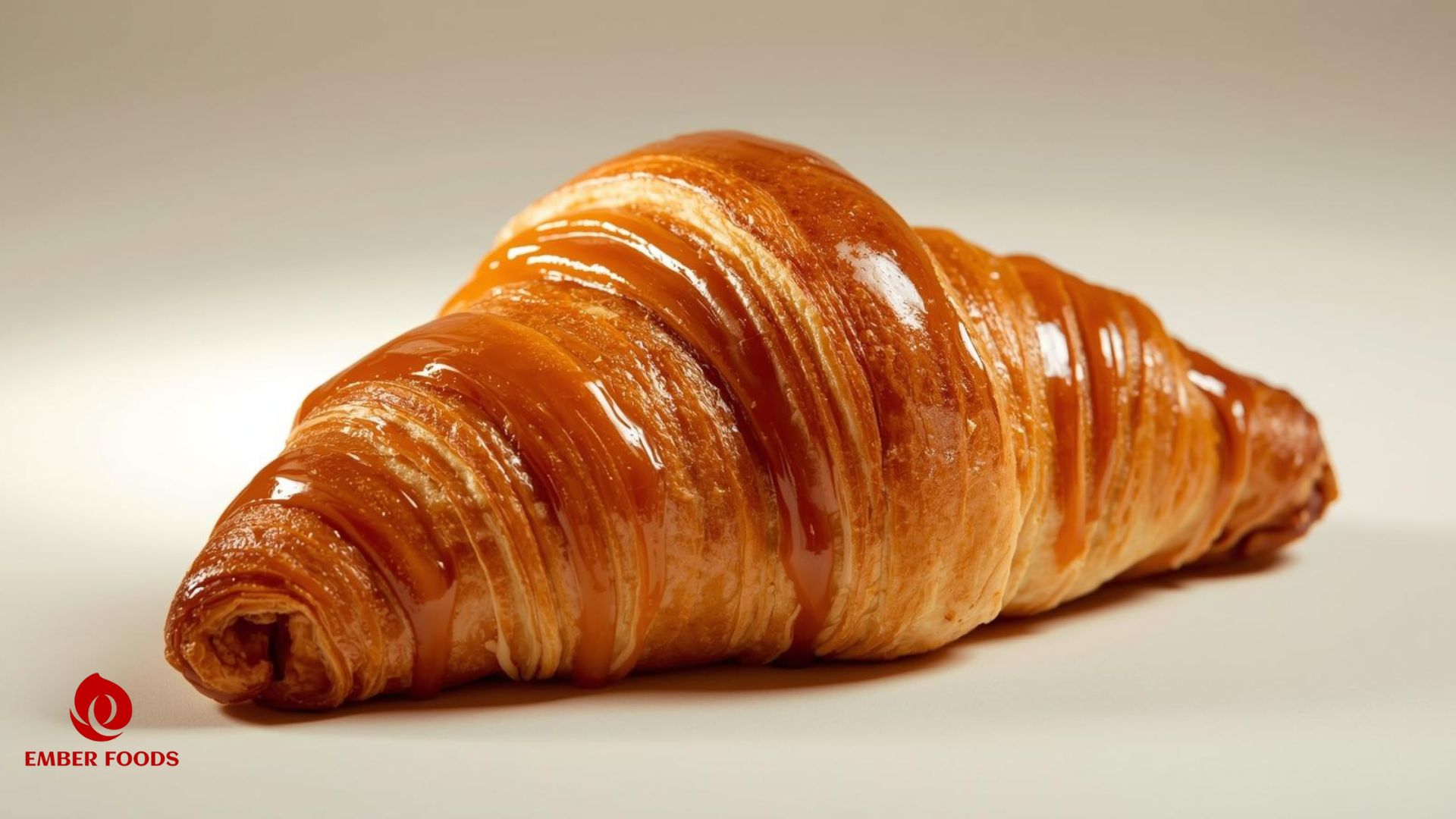 Croissant caramel phân phối giá sỉ các quán coffee Croissant caramel distributed at wholesale prices to coffee shops such as Highland, Phúc Long, Phê la, Starbucks