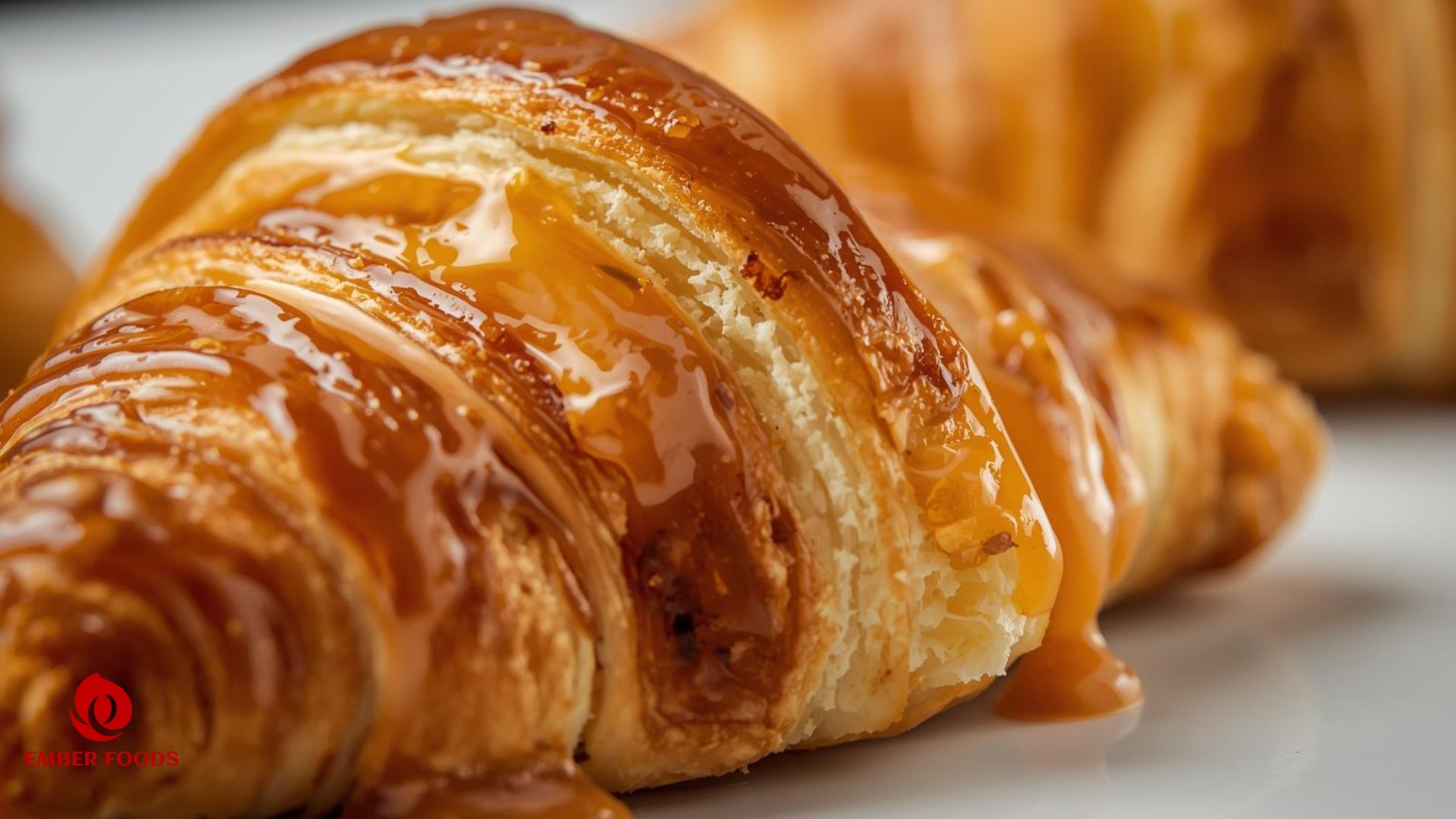 Croissant nhân chanh leo giá sỉ cho cửa hàng tiện lợi Passion fruit croissant wholesale price for convenience stores