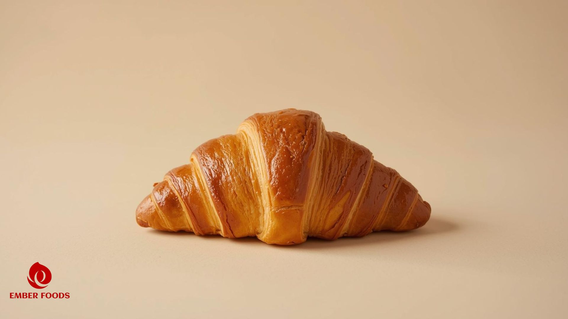 Croissant nhân bơ đậu phộng nhà phân phối giá sỉ cho các chuỗi đại lý nhấp số lượng lớn Croissant with peanut butter filling, wholesale distributor for chain agents, bulk orders