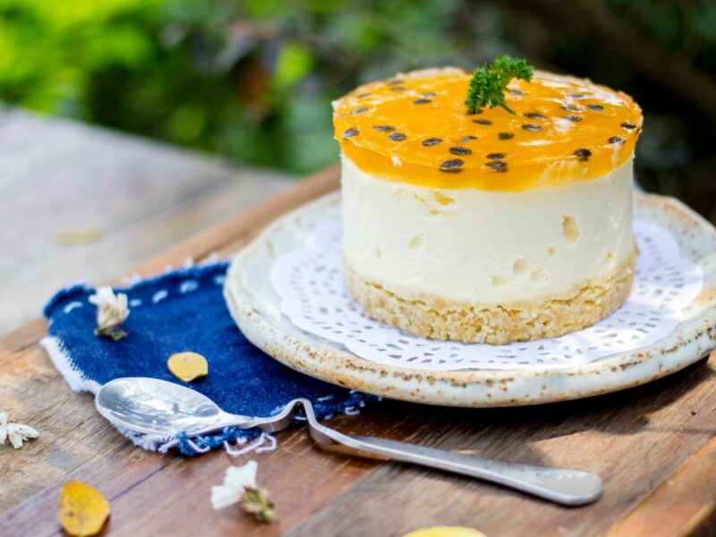 Ember Foods phân phối Bánh cheesecake chanh dây giá sỉ cho Đại lý lớn Ember Foods distributes Passion Fruit Cheesecake at wholesale prices to large agents