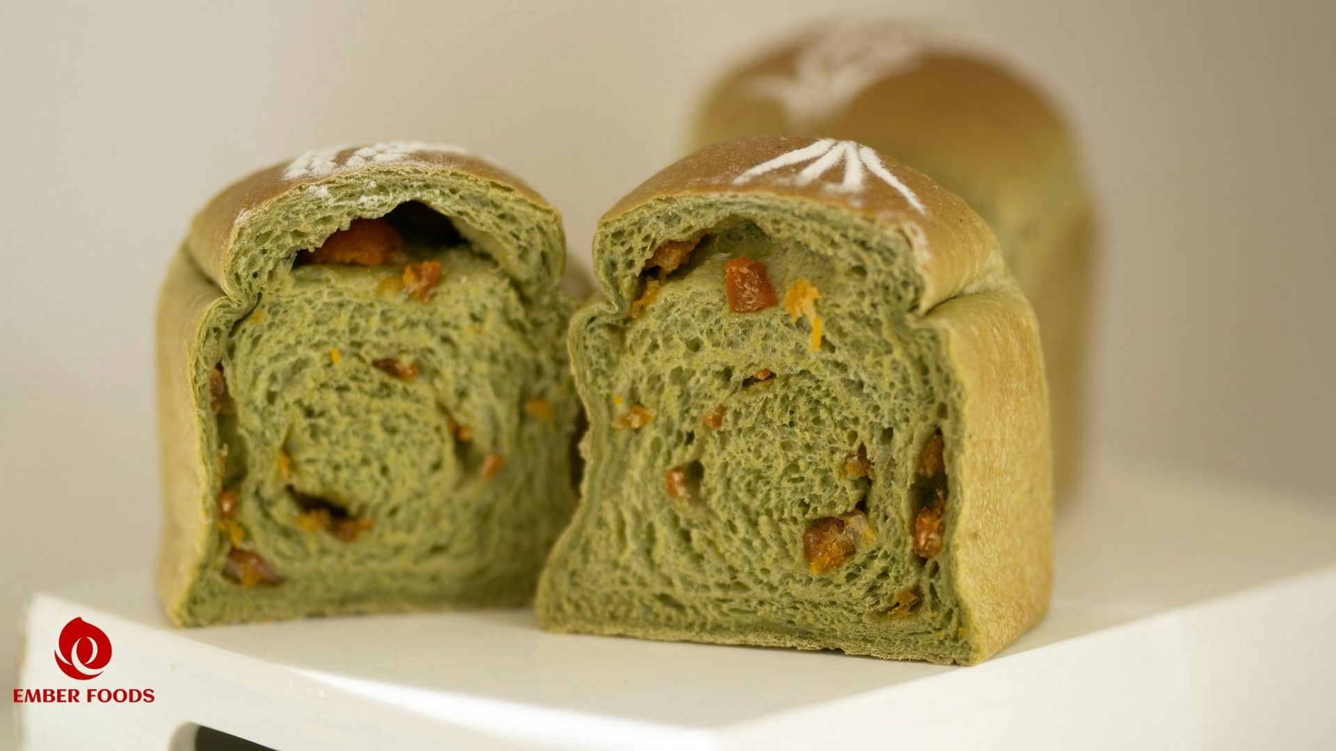 Đặc điểm vỏ sandwich trà xanh tại Ember Foods Features of the green tea sandwich wrapper at Ember Foods