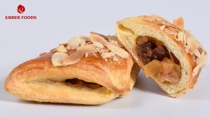 Banh Que Nhan Tao Duoc Gioi Tre Ua Chuong Va La Mon Nen Kinh Doanh Tai Quan Coffee Apple Cinnamon Roll Is Popular Among The Youth And Is A Must Have Item To Sell At Coffee Shops
