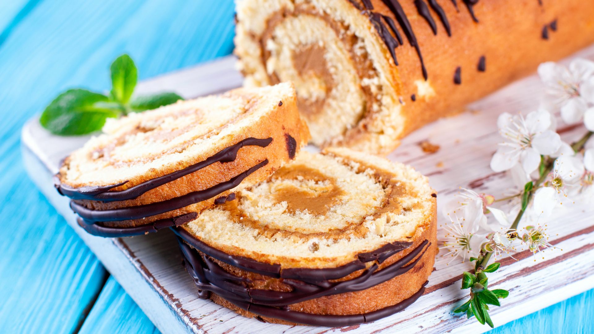 Bánh bông lan cuộn phù hợp với các mô hình kinh doanh - Rolled sponge cake is suitable for business models
