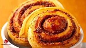 Nha Phan Phoi Banh Que Cuon Gia Si Cho Chuoi Coffee Wholesale Distributor Of Cinnamon Rolls For Coffee Chains.jpg